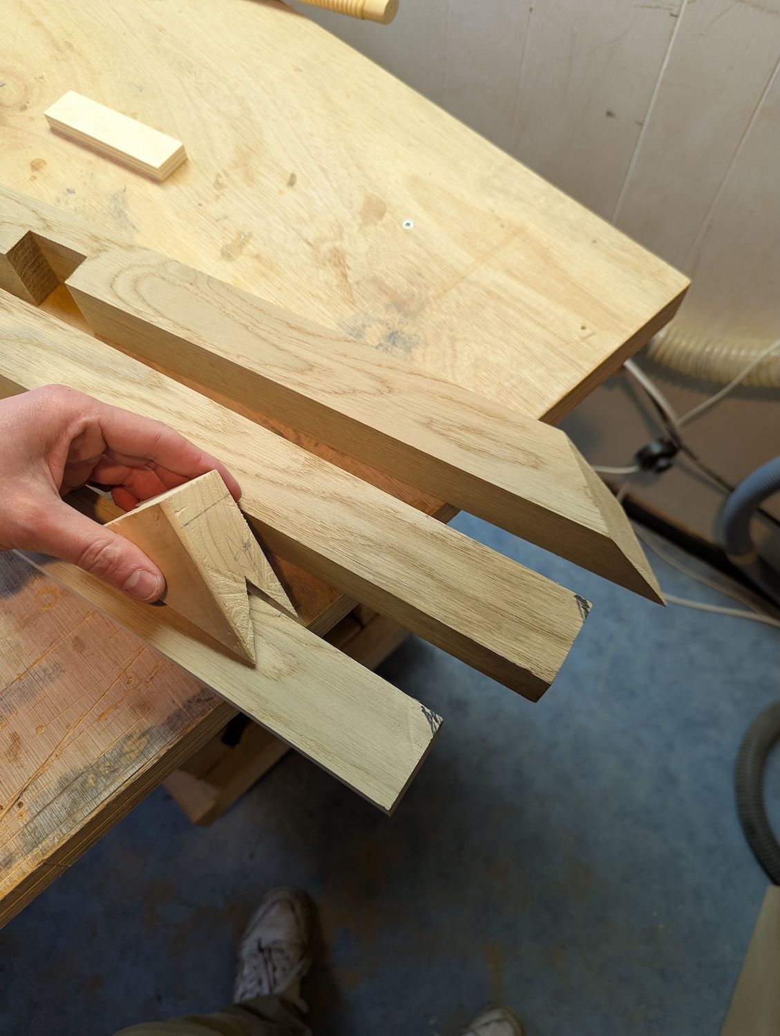 Using double sided tape i taped the guide to the corner of the legs.