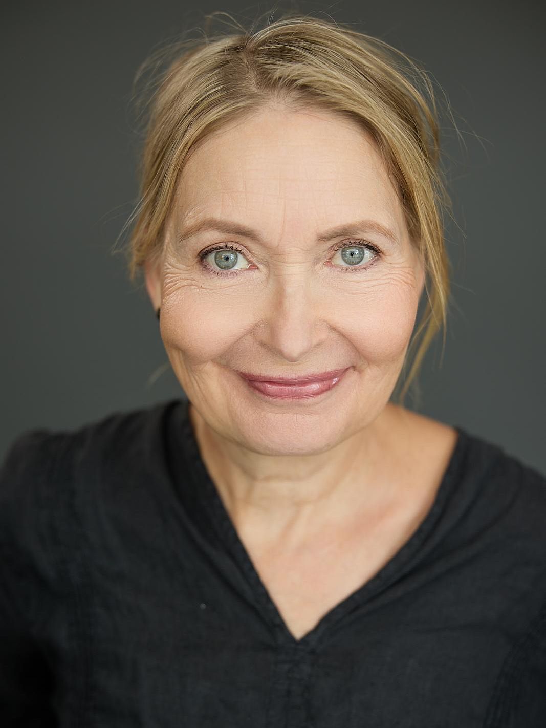 (c) Laura Malmivaara