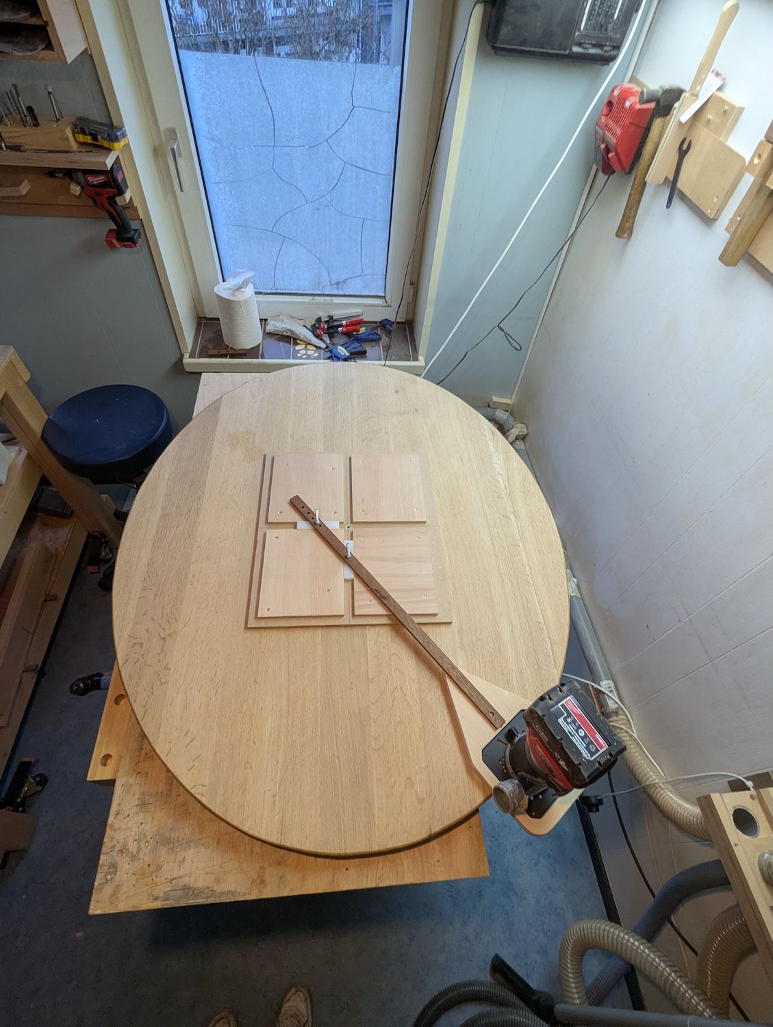 Screwed jig into the table