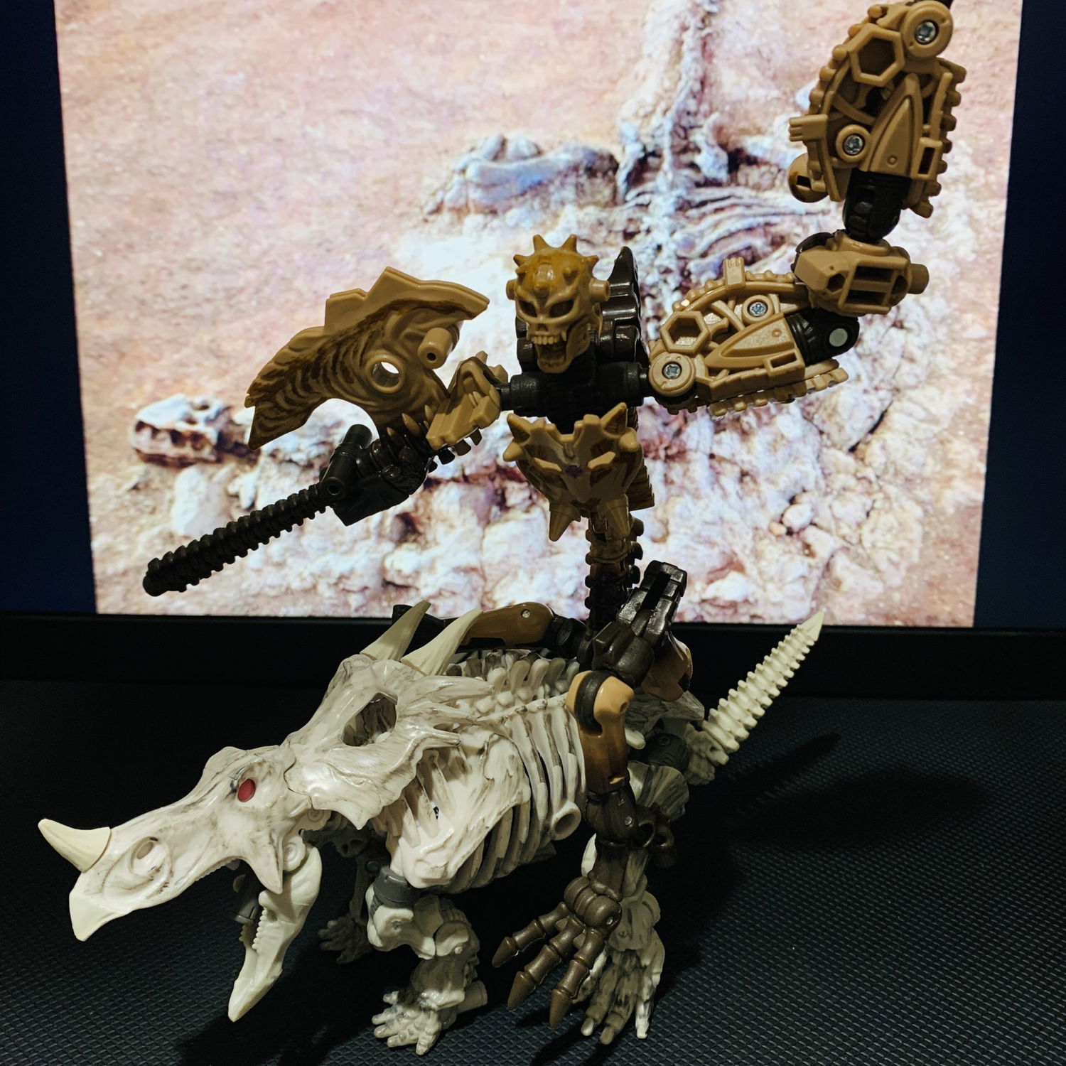 【玩具レビュー】トランスフォーマーキングダム パレオトレックス ラクトナイト