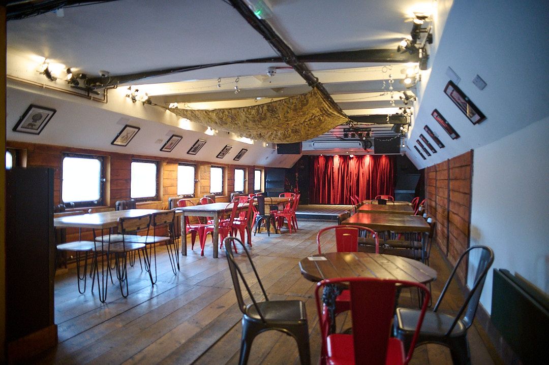 Battersea Barge—towards stage [1]